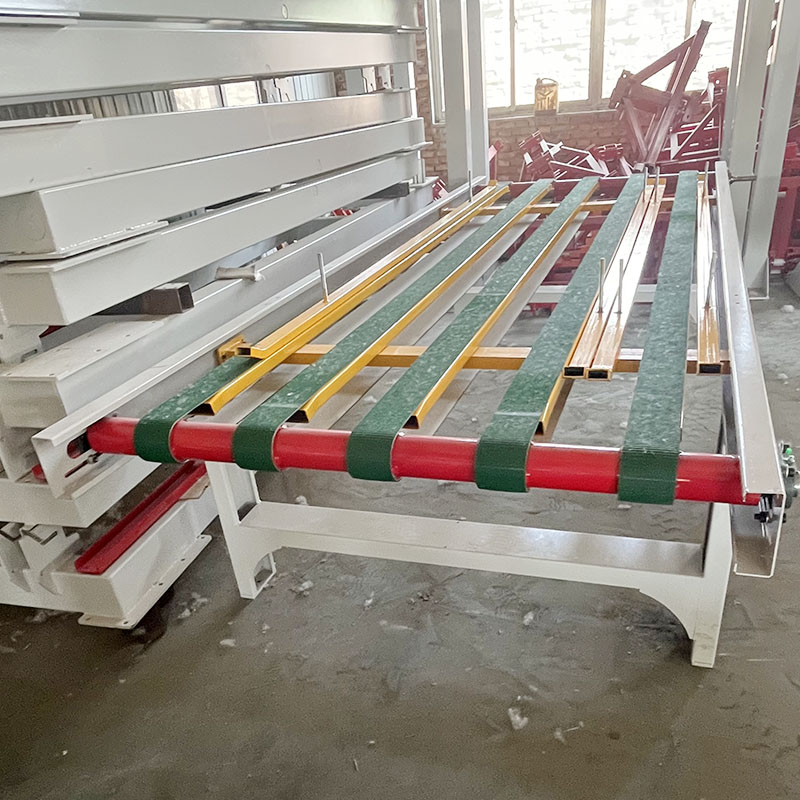 绿色皮带输送机