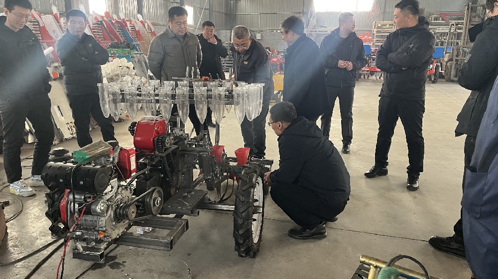 辣椒移栽种植机 北大荒农垦集团红兴隆分公司助力农业提质增效