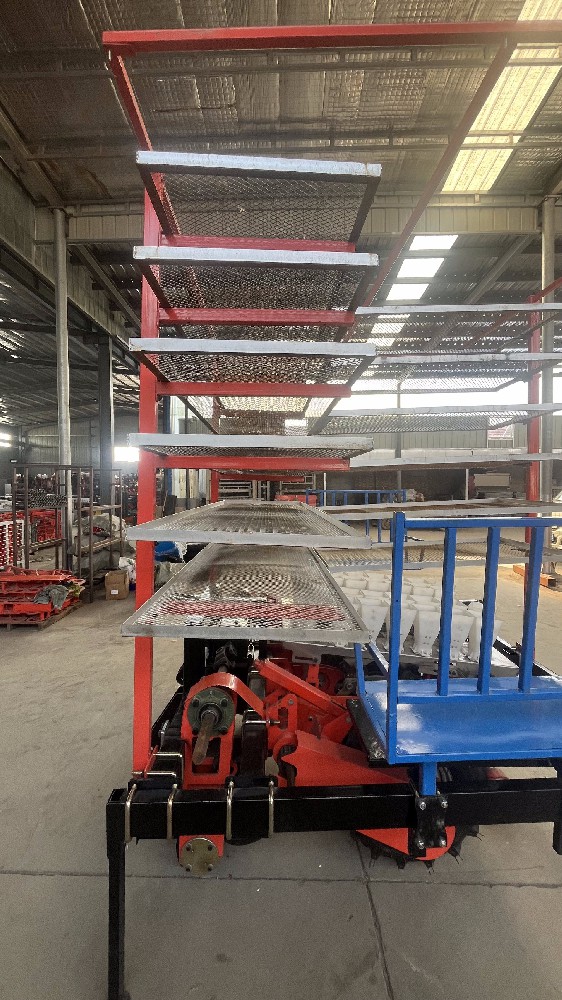 辣椒移苗机 北大荒农垦集团红兴隆分公司产业机械化发展